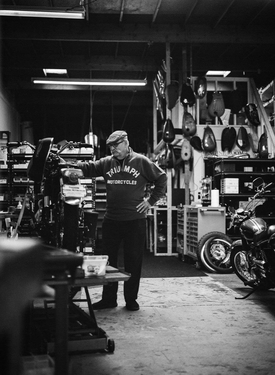 Le Hangar 23 — a working Triumph shop in Costa Mesa